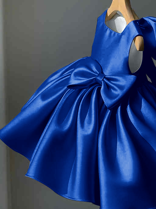 TinyTulle Elegant Sleeveless Satin Flower Girl Dress with Pleated Skirt &amp; Bow Detail