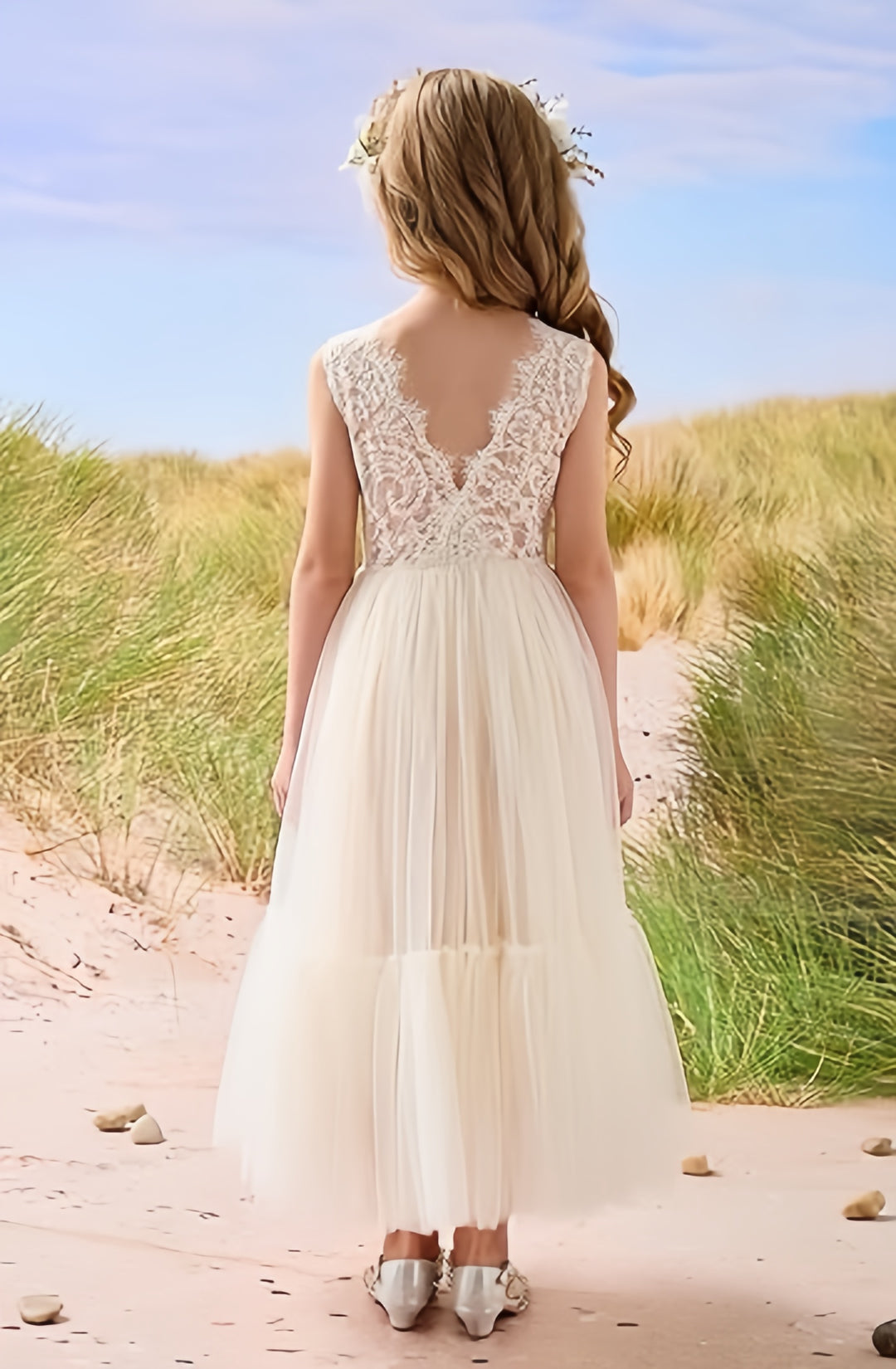 TinyTulle Elegant Lace Sleeveless Tulle Flower Girl Dress for Weddings