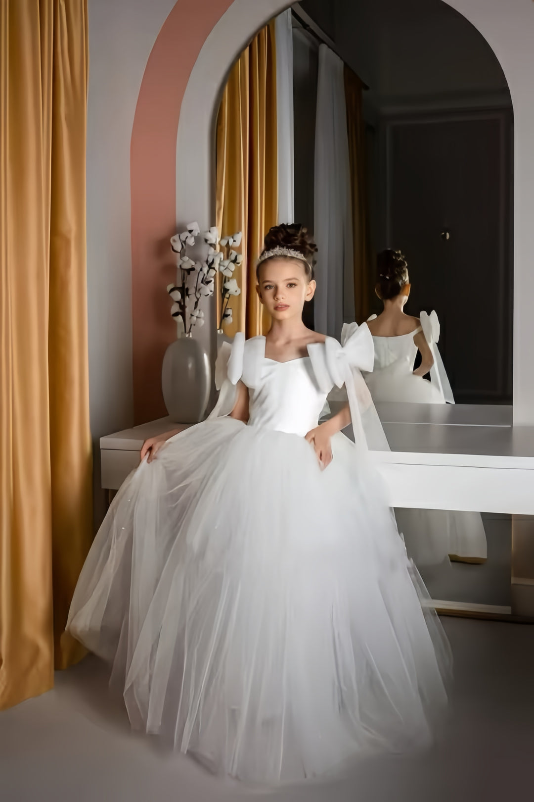TinyTulle Sweetheart Neck Sleeveless Tulle Flower Girl Dress with Bow