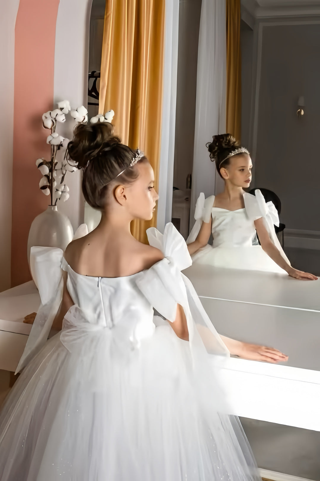 TinyTulle Sweetheart Neck Sleeveless Tulle Flower Girl Dress with Bow