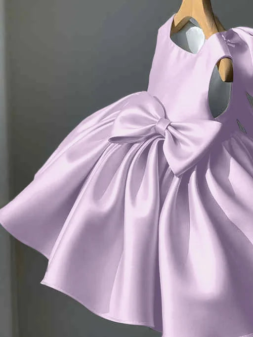 TinyTulle Elegant Sleeveless Satin Flower Girl Dress with Pleated Skirt &amp; Bow Detail